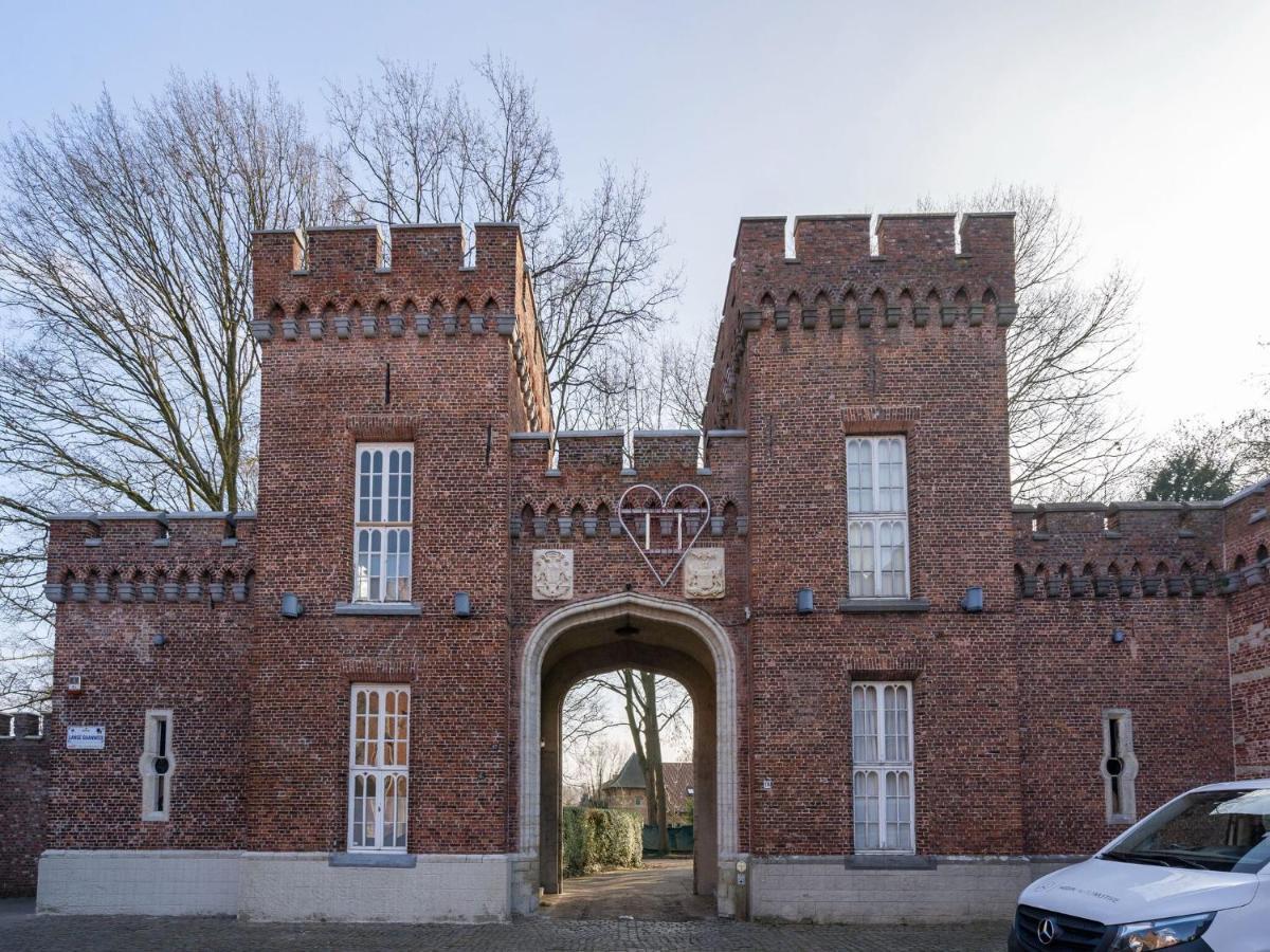 Apartment In Kruibeke At Wissekerke Castle Exterior photo